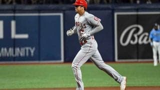 大谷翔平、異常な角度で打ち出した25号に米ファン唖然「これをどうやって逆方向へ…」【今季の二刀流】