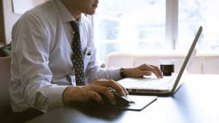 今、深刻さ増す「テレワーク猫背」ビジネスマン　特徴は「圧倒的に運動経験が少ない」