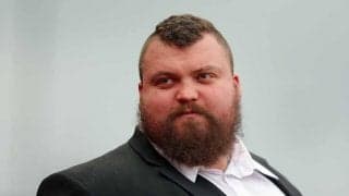 体重158kgの屈強ボディ　元UFC王者も霞む“世界最強の男”に反響「デカい」「凄い1枚」