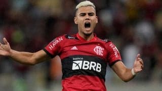 「火を噴いた」ユナイテッド育成出身のMFがローン先のフラメンゴで強烈なFKを沈める「彼をブラジルに留めておいて」