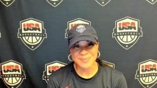 東京2020金メダル女子アメリカ代表、ドーン・ステイリーHCがサウスカロライナ大学と25億円超え巨額複数年契約更改