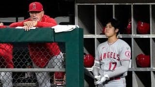 【MLB】大谷翔平、独特Tシャツの指揮官と“お揃い2ショット”に米注目「欲しい」「これ凄い」