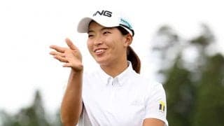渋野日向子、ハーフ「30」で単独首位に浮上！　ボギーなしで通算11アンダーと好調