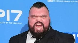 パンチングマシーンがぶっ壊れた　世界最強の男、怪力すぎる一撃に海外衝撃「狂気だ」