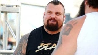 デッドリフト500kg男、パンチ一発で“マシン破壊”　衝撃映像が反響20万超「野獣だ」