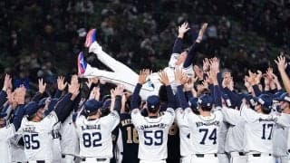 松坂大輔、引退セレモニー　本拠地のマウンドで5度宙を舞い満開の笑顔で去る