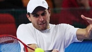 カラツェフ 快勝で８強入り