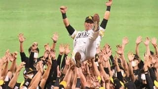 引退試合でヘッスラ＆悔しさ露わ　鷹・長谷川勇也、最後まで“らしさ”溢れる