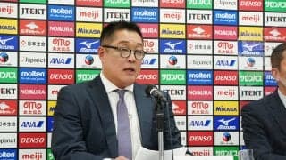 眞鍋新監督が会見「新しい女子日本代表のオリジナルを追及していきたい」