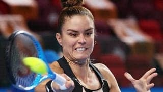 サッカリ、ハレプ下し4強へ