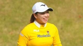 20歳西郷真央、2打差4位で初V射程　胸には師匠ジャンボからの激励「焦らずにと解釈」