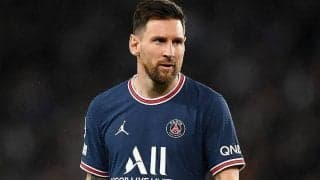 「侵入者には罰を」PSGのカウンターの場面で…ファンが猛烈ダッシュでメッシに迫り試合中断