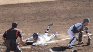 [硬式野球] 中軸から快音響く　逆転勝ちで東農大に連勝