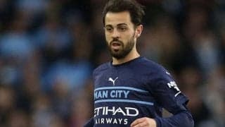 相手選手同士を衝突させる…B・シウバの“鬼”キープに「なぜ奪われないんだ…」