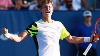 イヴァシカ 快勝で初戦突破