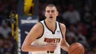 ナゲッツのニコラ・ヨキッチが膝を打撲…指揮官は「彼はとてつもなく重要な選手」