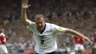 相手が恐れる右手…ストライカーの完成形と呼ばれた男、アラン・シアラー