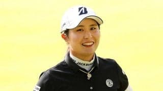 1186万円高級ベンツが「白色のかなりイケメン」　女子ゴルフ大里桃子の1枚に羨望の声