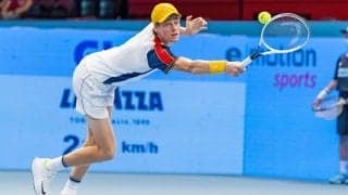 世界11位シナーが、オペルカの強力サーブを攻略してストレート勝利[エルステバンク・オープン]