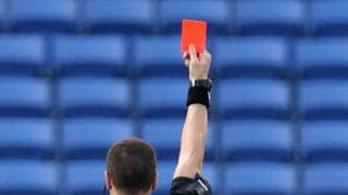 ブラジルで信じがたい蛮行、敗れたチームの選手が相手のユニを引き裂きレッドカード