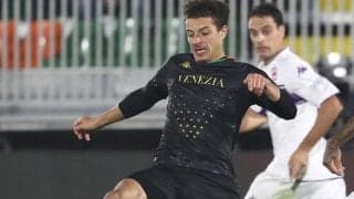 「主審は正しい」アンパドゥの退場シーンに主張飛び交い、激論に「ひどい決断、赤ではない」