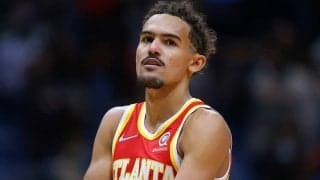 ホークスのトレイ・ヤングがレフェリーと接触したことで約170万円の罰金処分