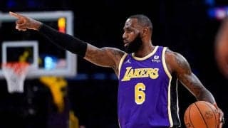 【NBA】36歳レブロン健在　簡単に決めた“長距離砲3ポイント”に米興奮「この距離はヤバい」