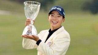 渋野日向子Vのために…　帰路一転、戻ってきた先輩選手との2ショットに「姉妹愛素敵」