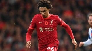 10月はピンクのスパイクを着用したアレクサンダー=アーノルド、その理由は「叔母への敬意」