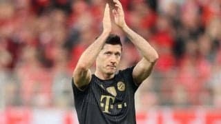 「シーズンベストになりかけた」レヴァンドフスキの“肩越し”アシスト未遂に海外注目「抑え方を教えて」