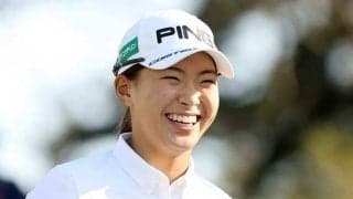 渋野日向子、わざわざ戻った先輩選手の“粋な祝福”が反響拡大「ナイスな2ショット」