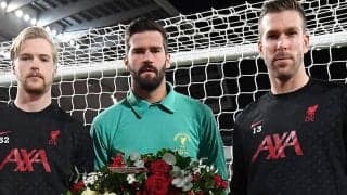 総勢13名、リバプールのレジェンドGK陣を描いた壁画がトレーニング施設内に完成!