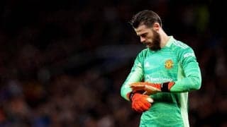 チームへの不満か、己への不甲斐なさか…HTにデ・ヘアが“トンネル”に向かって拳を振り上げる