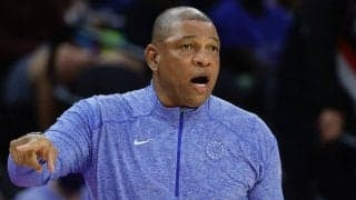 シクサーズの指揮官ドック・リバースが通算1000勝を達成…歴代10位に