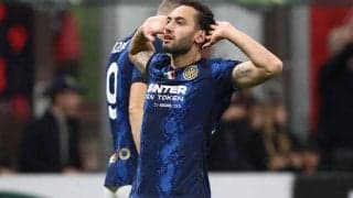 「失礼な行為だ」「素晴らしい勇気」　ミラノ・ダービーでのチャルハノールの振る舞いに賛否両論