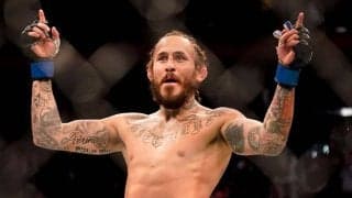 強烈キックで顔が変形　UFC衝撃KOで撮られた1枚に米騒然「別人のよう」「これ本当？」