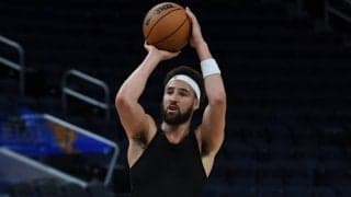 クレイ・トンプソンはクリスマス前に復帰？　著名記者が現状を明かす