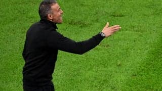 監督が試合中にスコーピオン!? 華のあるチームは指揮官も魅せる、スペイン代表指揮官が見事なテク披露!