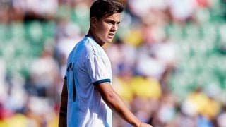 アルゼンチン代表合流中に27歳になったディバラ、チームメイトから“過激”に祝福されスプレーまみれに