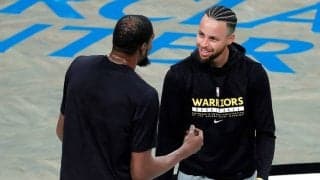 デュラントがカリーに驚嘆「彼はMVP級、殿堂入りレベルのプレーを毎晩見せている」