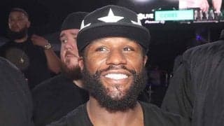 父親メイウェザー、22歳誕生日の長男と“親子2ショット”に反響「キュートな息子！」