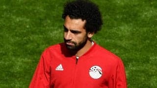 「王を守れ」次々とユニ交換を求められるサラー、断り続けるも止まらず警備員まで登場