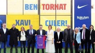 「バルサは契約を」新監督チャビが子供たちとカンプ・ノウでボールを蹴る光景に「微笑ましい」