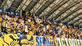 降格に激怒した仙台サポーターが長時間の「選手バス囲み」！ バスが「発車した時間」