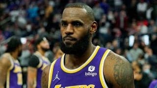 【NBA】まさかのレブロン退場　流血を呼んだ“危険プレー”に米賛否「汚いプレー」「偶然だ」