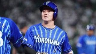 「後ろになんかいる…」DeNA同期トリオの背後に映る影は…「背後霊かと笑」