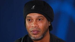 ロナウジーニョが再びムショ入り？ 元恋人との金銭問題