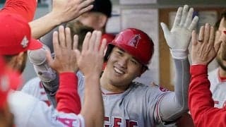 大谷翔平が無邪気に大笑い　頭撫でた“94年組ショット”に反響「ほっこり」「恋しい」