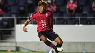 「もぉグラウンドに出て歩いてます」乾貴士が回復を報告！自身の“アヒル口”には「うざい顔ですいません。笑」