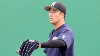 斎藤佑樹氏とイケメン右腕が「2人ともステキ」　爽やか笑顔のツーショットにファン注目